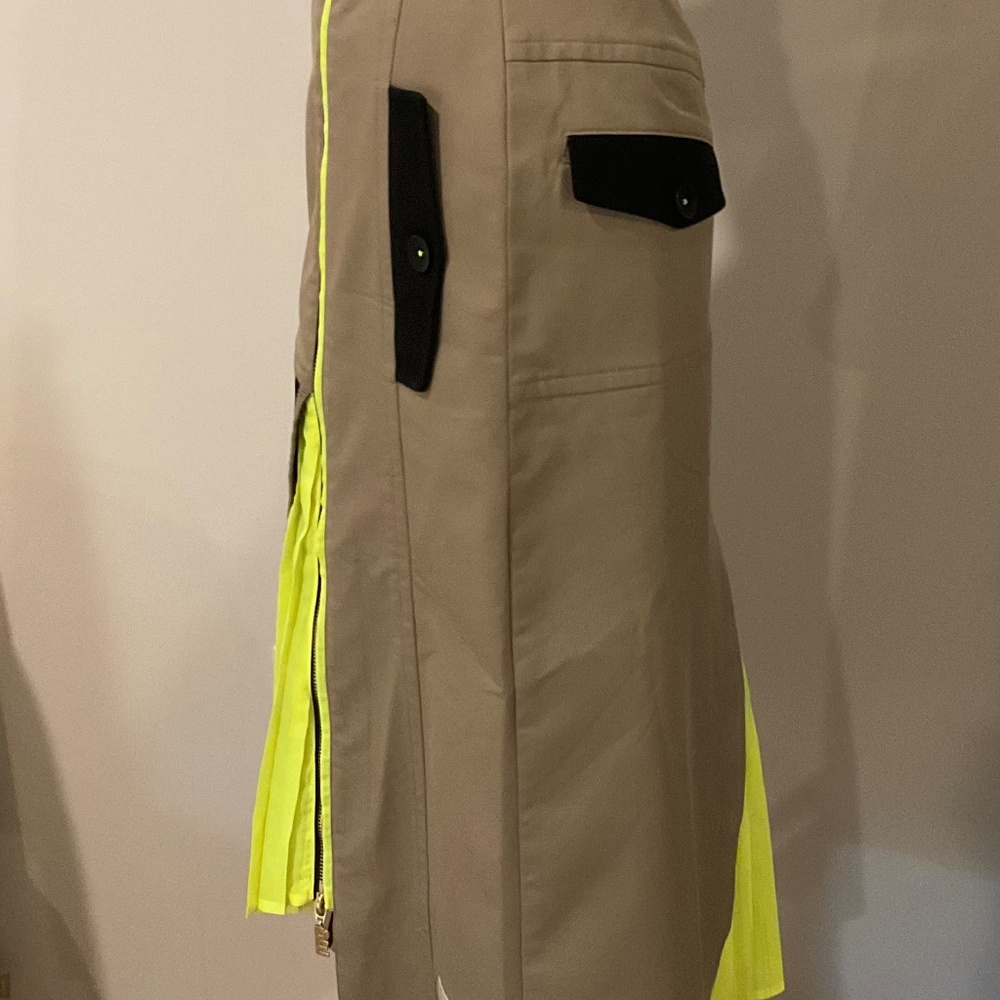 P.E NATION PROPEL SKIRT. SIZE: XS, BROWN/NEON YELLOW. - Picture 14 of 14